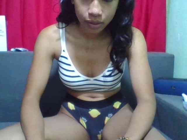 HotgirlURIEL webcam