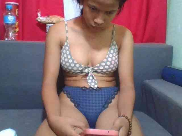 HotgirlURIEL webcam