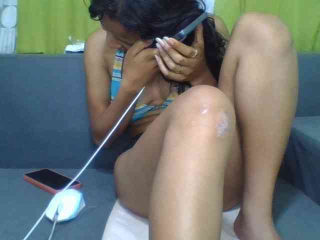 HotgirlURIEL webcam