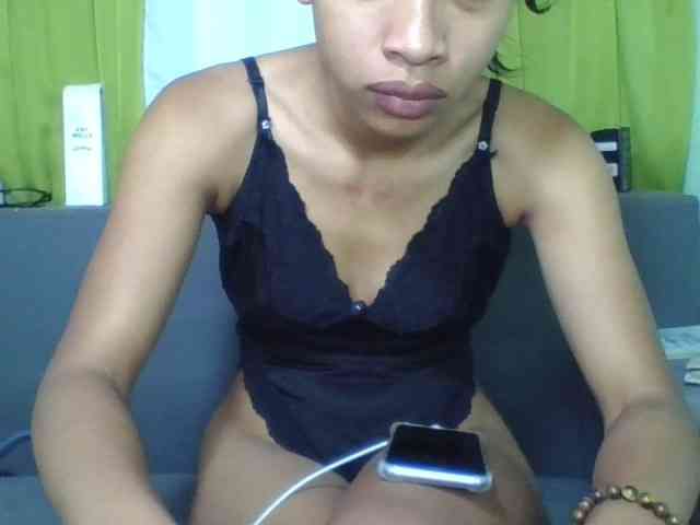 HotgirlURIEL webcam