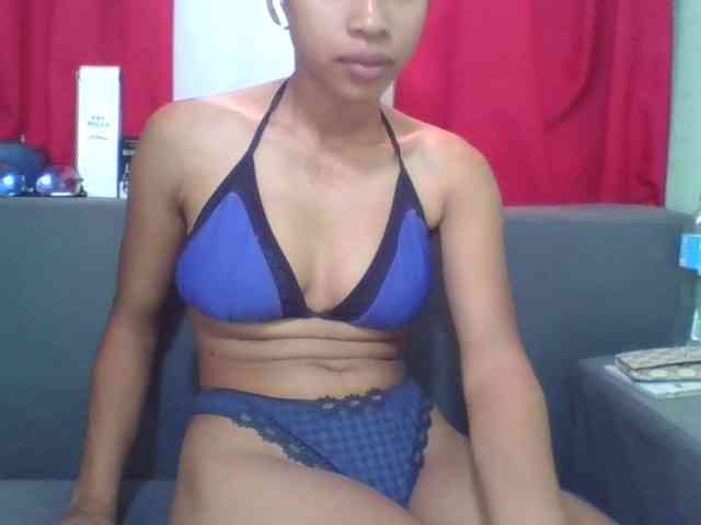 HotgirlURIEL webcam