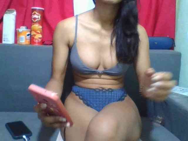 HotgirlURIEL webcam