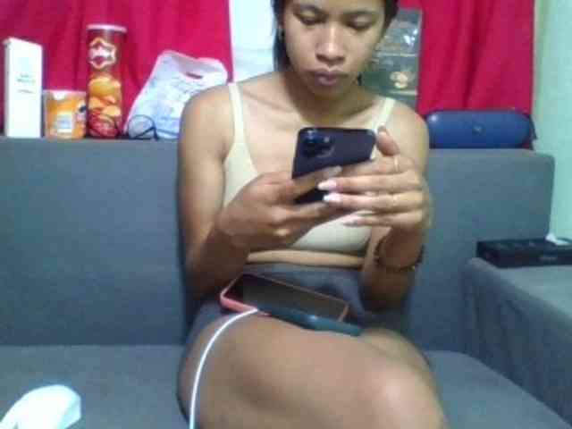 HotgirlURIEL webcam