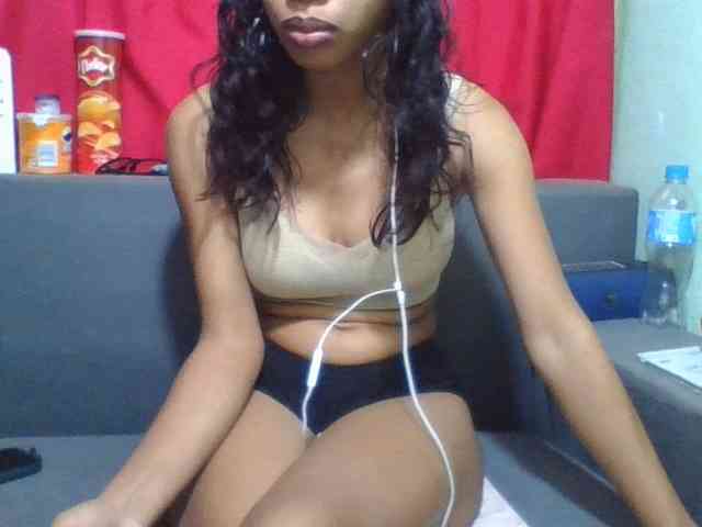 HotgirlURIEL webcam