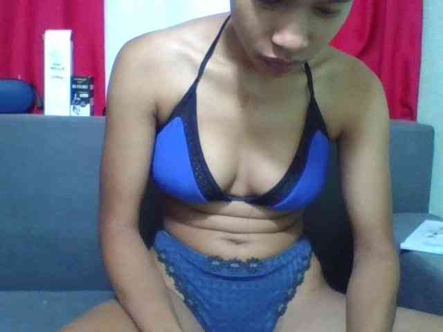 HotgirlURIEL webcam