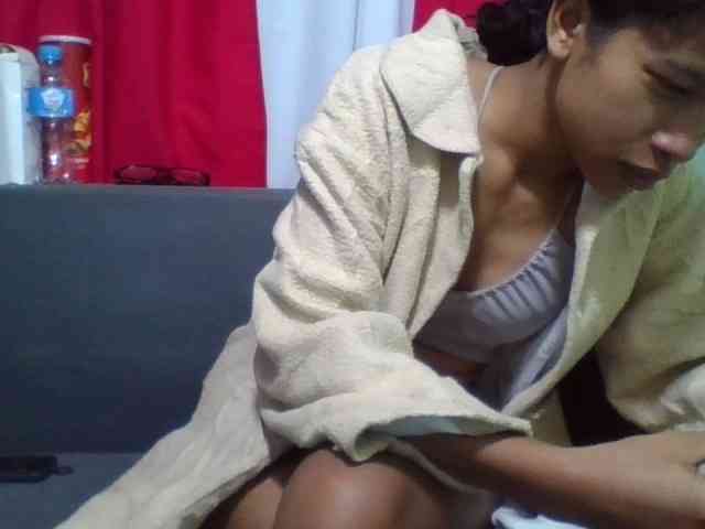 HotgirlURIEL webcam