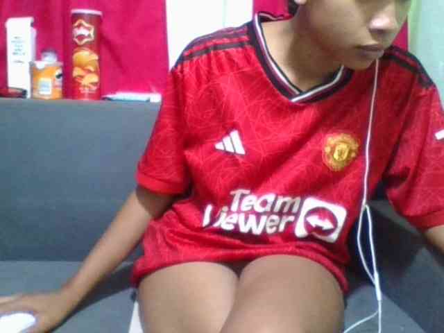 HotgirlURIEL webcam