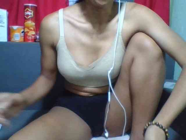 HotgirlURIEL webcam