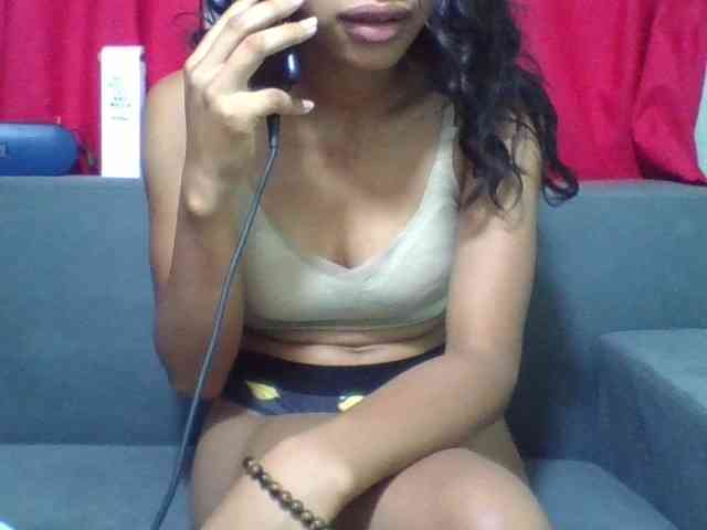HotgirlURIEL webcam