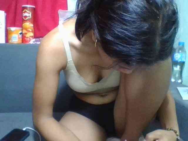 HotgirlURIEL webcam