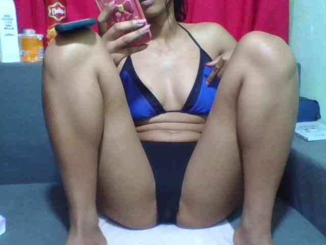HotgirlURIEL webcam