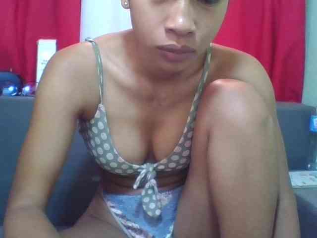 HotgirlURIEL webcam