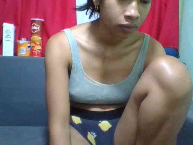 HotgirlURIEL webcam