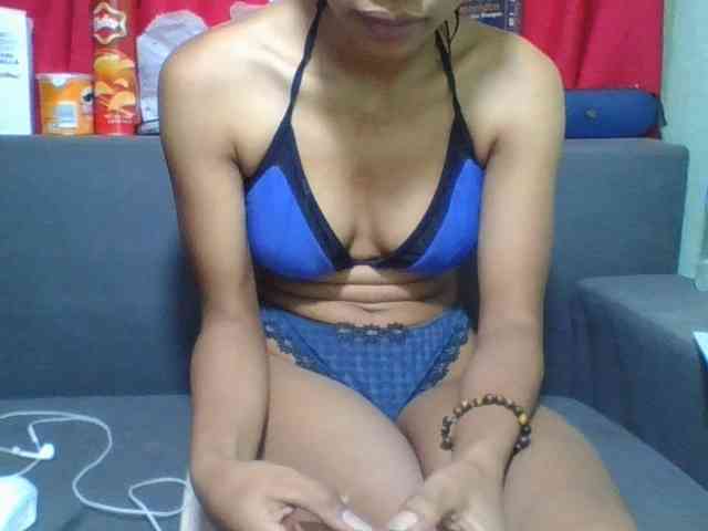 HotgirlURIEL webcam