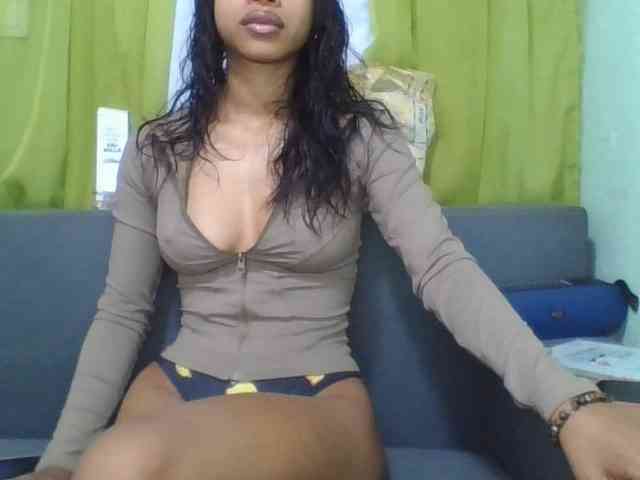 HotgirlURIEL webcam