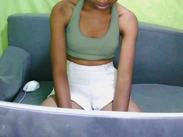 HotgirlURIEL webcam