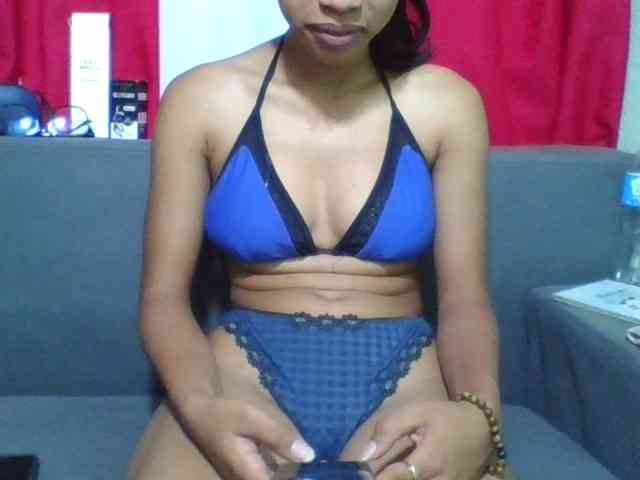 HotgirlURIEL webcam