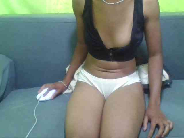 HotgirlURIEL webcam