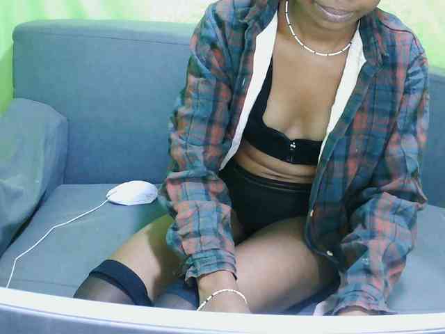 Model: HotgirlURIEL