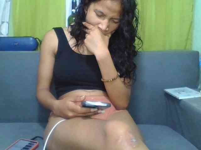 HotgirlURIEL webcam