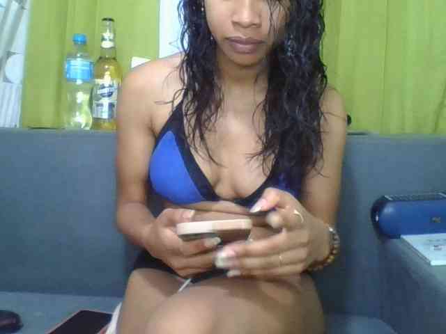 HotgirlURIEL webcam