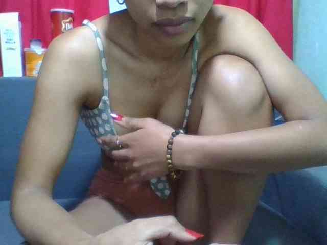 HotgirlURIEL webcam
