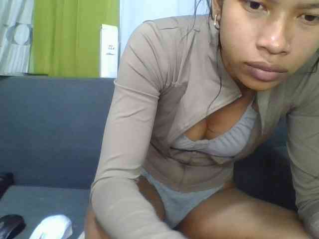 HotgirlURIEL webcam