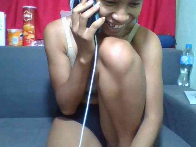 HotgirlURIEL webcam