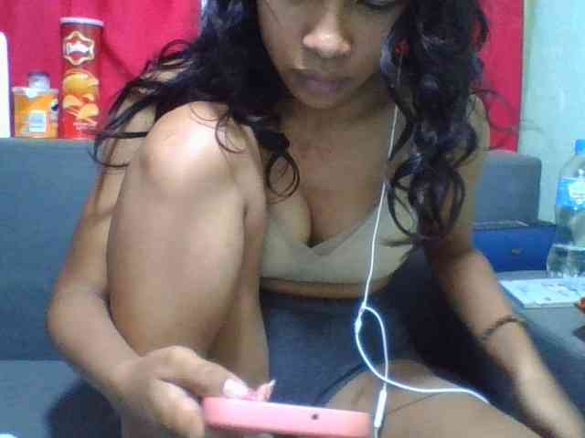 HotgirlURIEL webcam