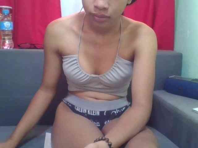 HotgirlURIEL webcam