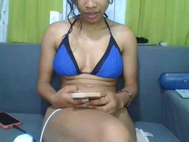 HotgirlURIEL webcam