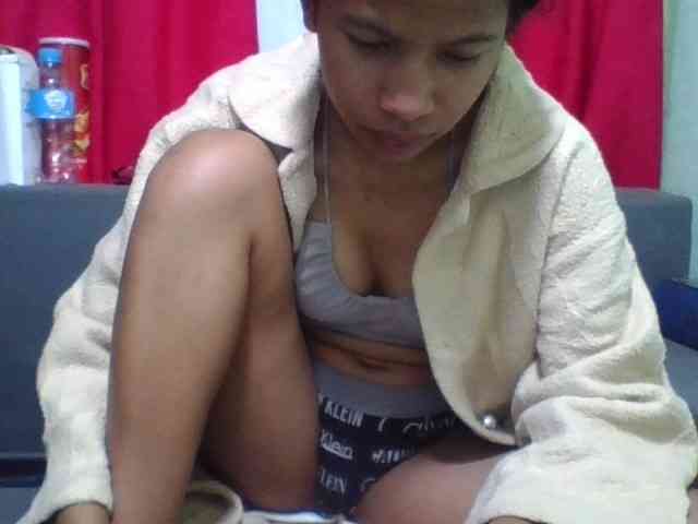 HotgirlURIEL webcam