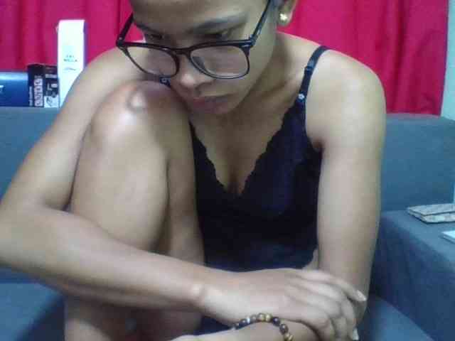 HotgirlURIEL webcam