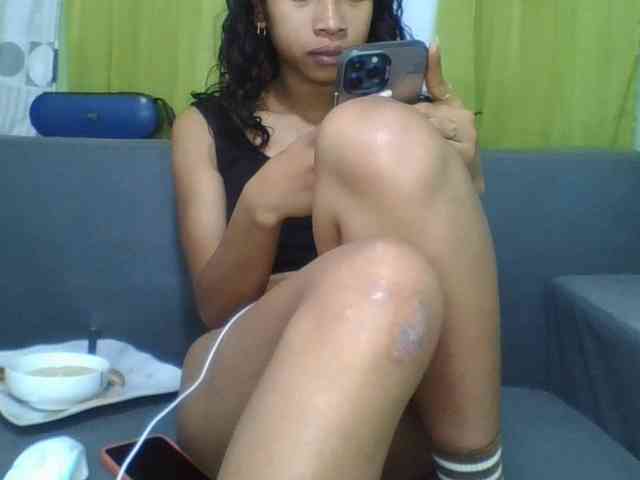 HotgirlURIEL webcam