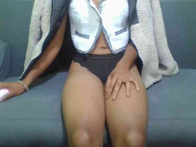 HotgirlURIEL webcam