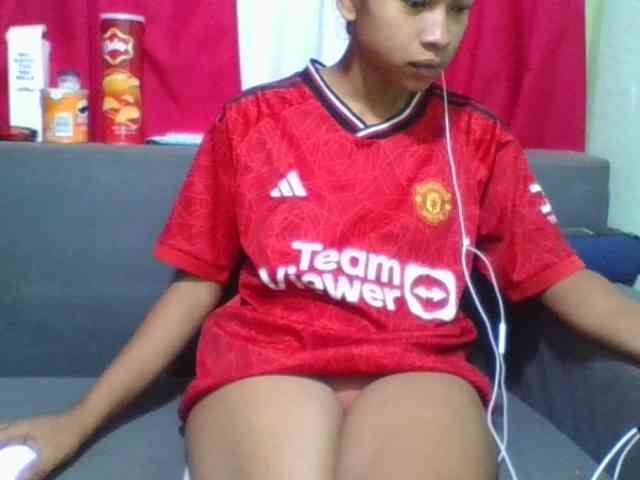 HotgirlURIEL webcam