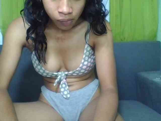 HotgirlURIEL webcam