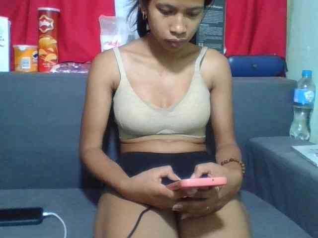 HotgirlURIEL webcam