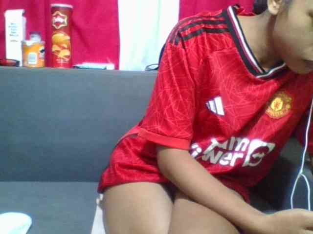HotgirlURIEL webcam