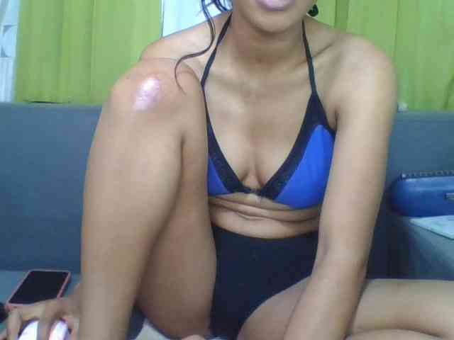 HotgirlURIEL webcam