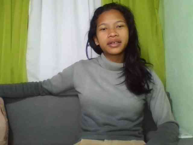 HotgirlURIEL webcam