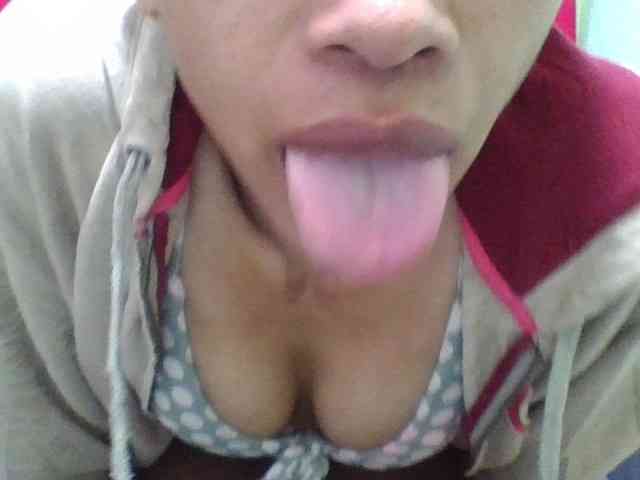 HotgirlURIEL webcam