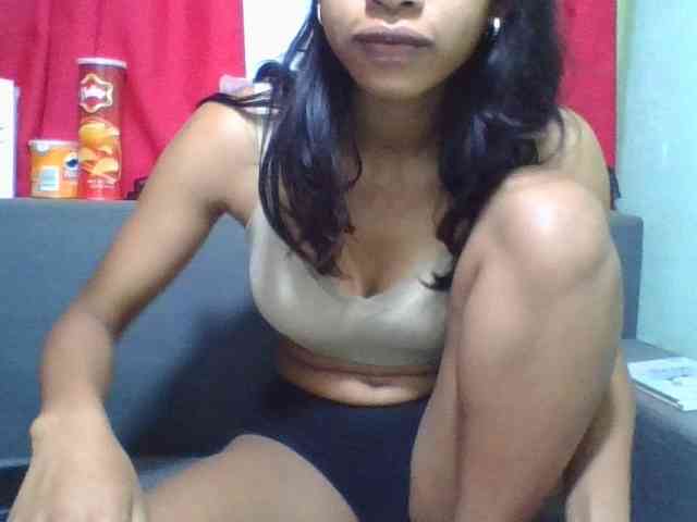 HotgirlURIEL webcam