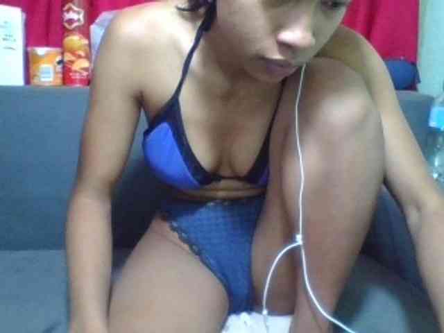 HotgirlURIEL webcam