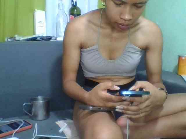HotgirlURIEL webcam