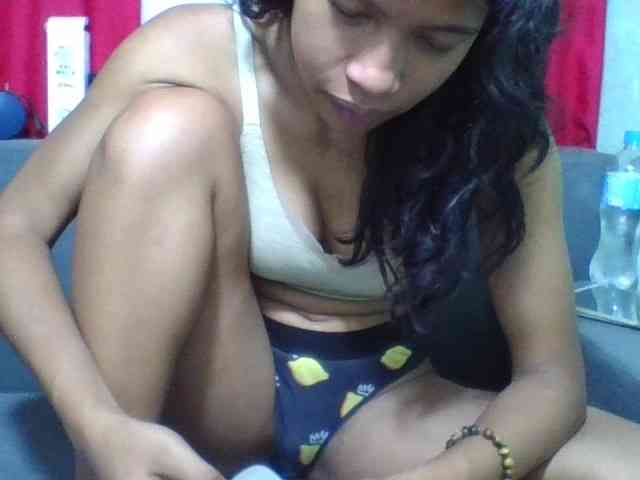 HotgirlURIEL webcam