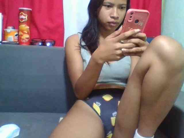 HotgirlURIEL webcam