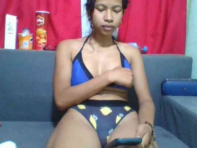 HotgirlURIEL webcam