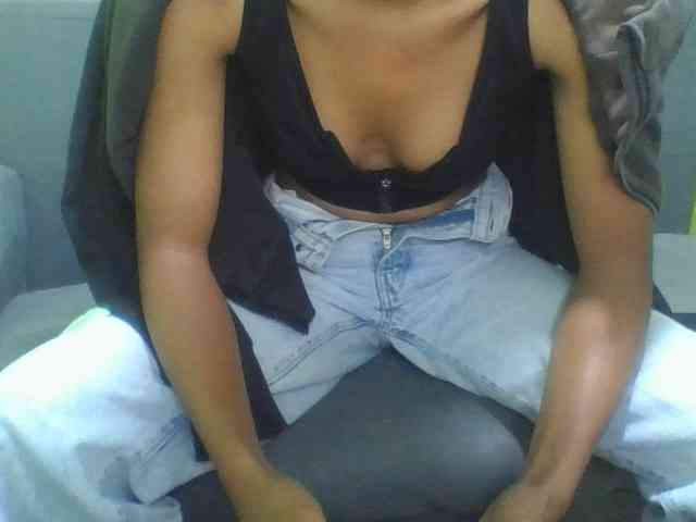 HotgirlURIEL webcam