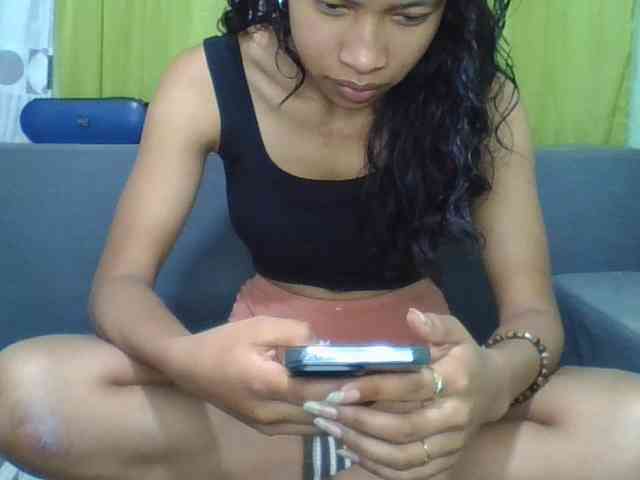 HotgirlURIEL webcam
